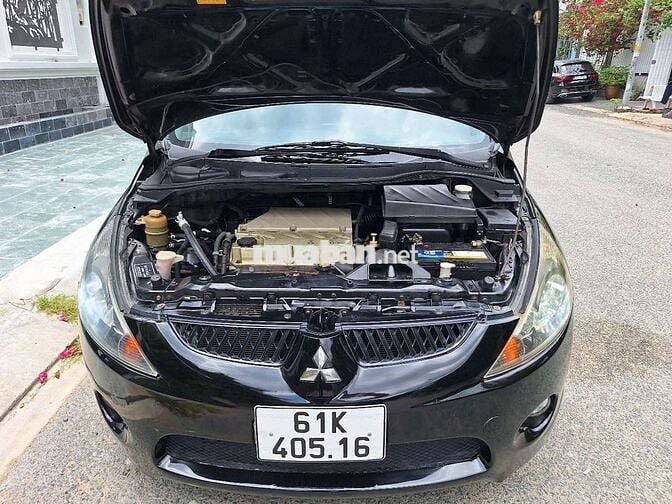 Mitsubishi Grandis 2005 2.4 AT - mau đen