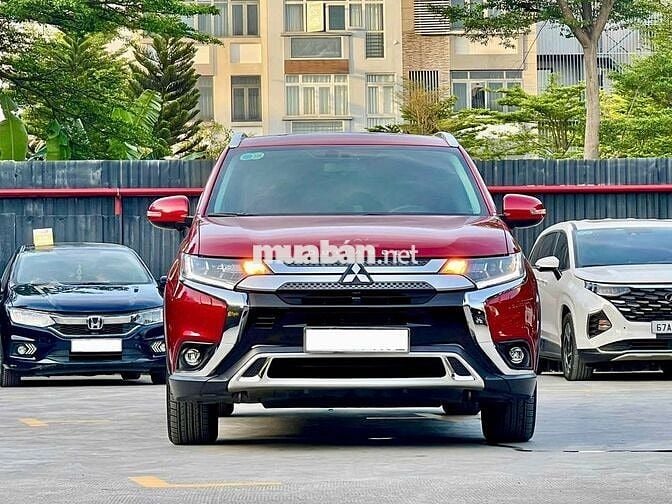 Outlander 2020 2.0 Pre 56000km chất xe còn rất mới