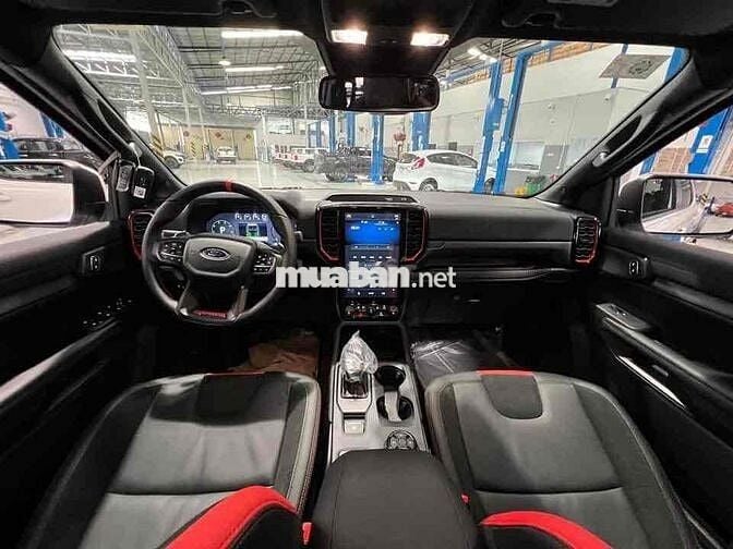 Ford Raptor 2025 ưu đãi tốt sở hữu chỉ từ 320triệu