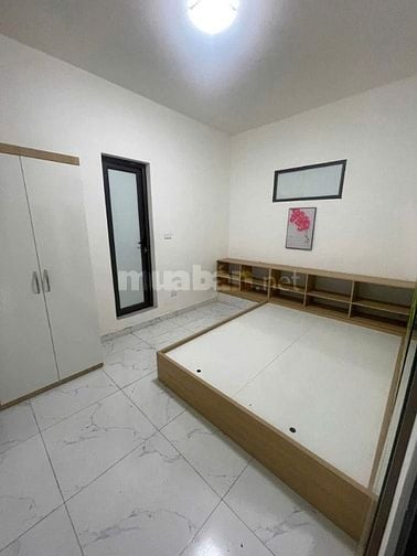 Căn hộ chung cư T2 DT100m 3P.Ngủ, 2 Wc sửa đẹp full đồ mặt phố Đền Lừ1