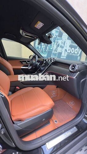 GLC200 4Matic Model 2024 - Gốc HCM - Sơn zin 100%