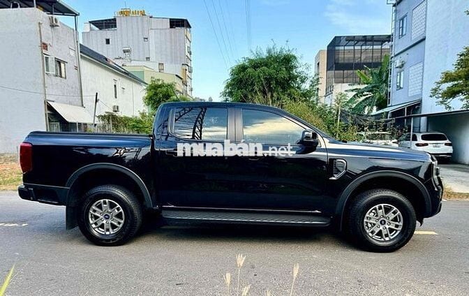 Ford Ranger XLS 2024 AT 1 cầu - 17000 km