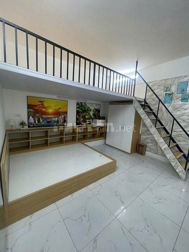 Căn hộ chung cư T2 DT100m 3P.Ngủ, 2 Wc sửa đẹp full đồ mặt phố Đền Lừ1