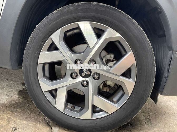 Mitsubishi Xpander Cross 2023, màu trắng,42.000 km