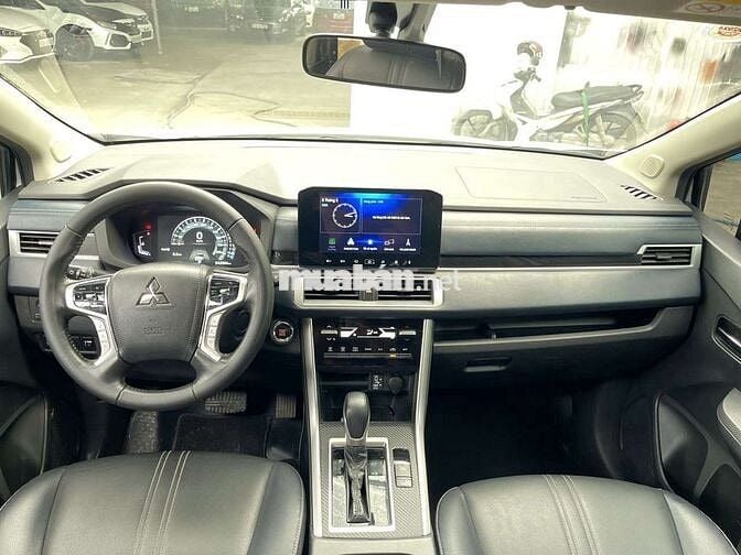 Mitsubishi Xpander Cross 2023, màu trắng,42.000 km
