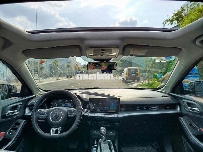 MG MG5 2022 Luxury - 25000 km