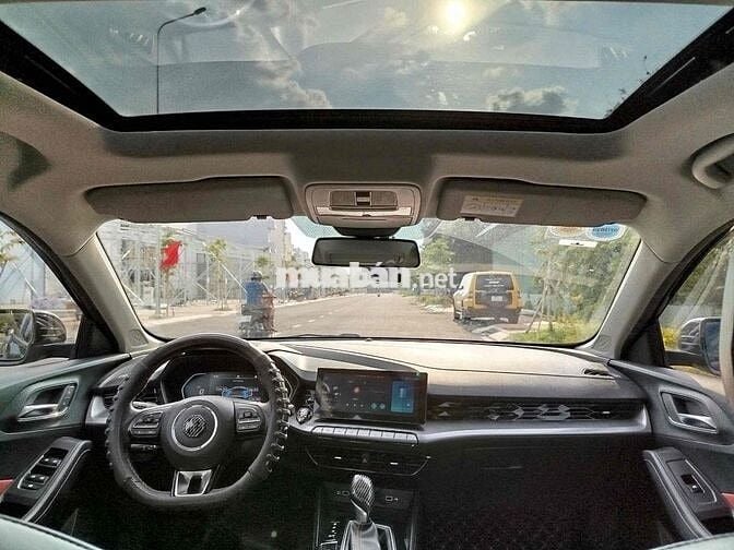 MG MG5 2022 Luxury - 25000 km