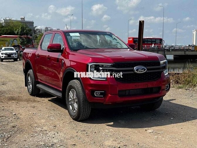 Ford Ranger 2025 nhận xe chỉ từ 180 triệu