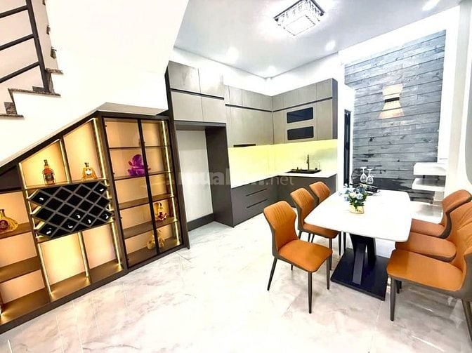 Nhà hẻm xe hơi, mới đẹp. 50m2.giá rẽ quá rẽ.Ngay chợ Hoàng Hoa Thám 