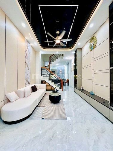 Nhà hẻm xe hơi, mới đẹp. 50m2.giá rẽ quá rẽ.Ngay chợ Hoàng Hoa Thám 