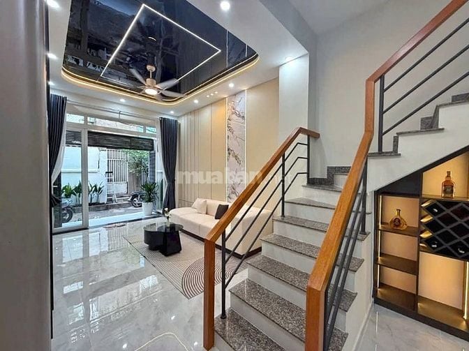Nhà hẻm xe hơi, mới đẹp. 50m2.giá rẽ quá rẽ.Ngay chợ Hoàng Hoa Thám 