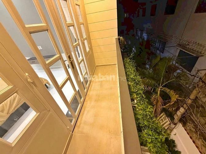 Nhà hẻm xe hơi, mới đẹp. 50m2.giá rẽ quá rẽ.Ngay chợ Hoàng Hoa Thám 
