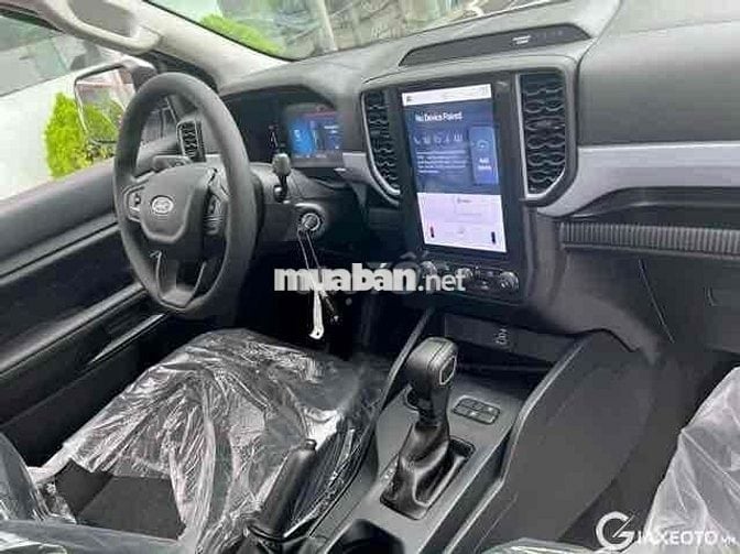 Ford Ranger 2025 nhận xe chỉ từ 180 triệu
