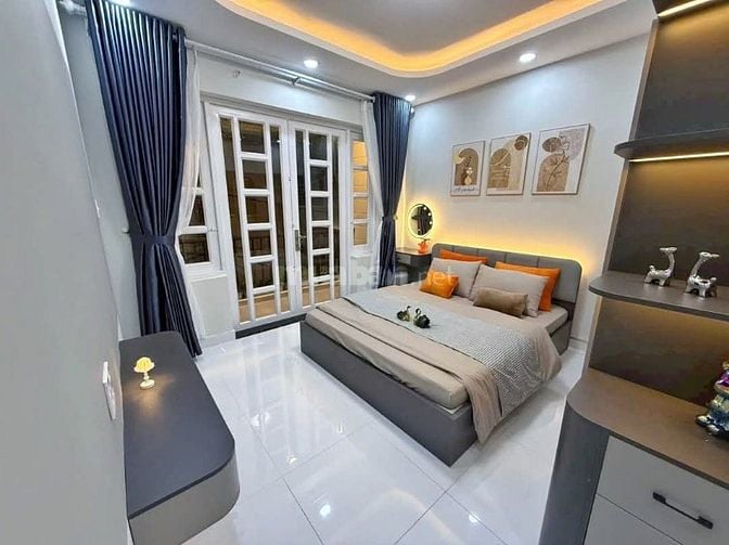 Nhà hẻm xe hơi, mới đẹp. 50m2.giá rẽ quá rẽ.Ngay chợ Hoàng Hoa Thám 