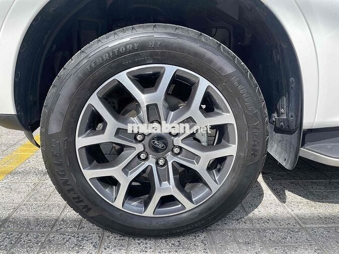 Everest Tita 2.0L 4x2AT 2022, 400tr Nhận Xe NH 70%
