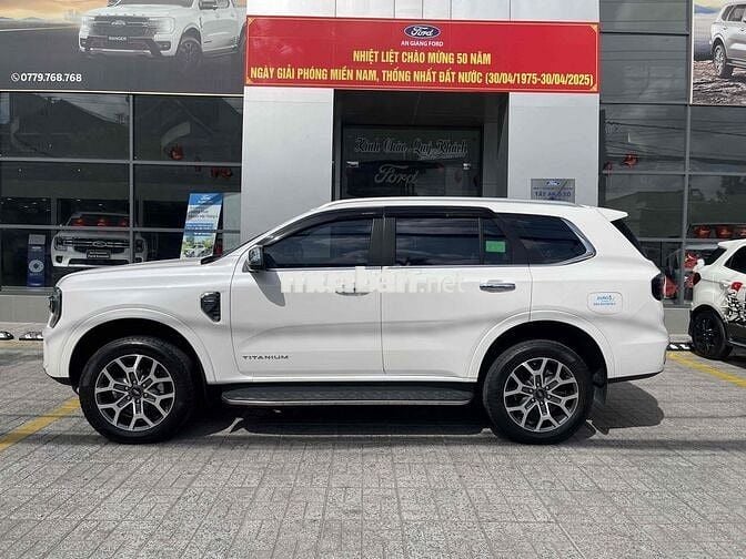 Everest Tita 2.0L 4x2AT 2022, 400tr Nhận Xe NH 70%