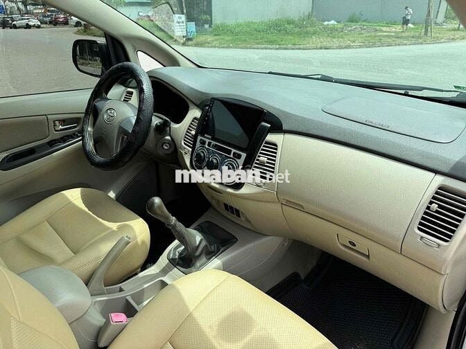 Toyota Innova 2016 - 100000 km