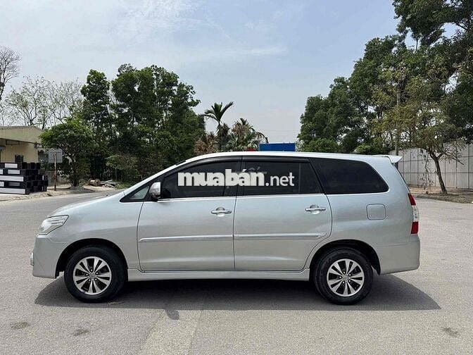 Toyota Innova 2016 - 100000 km