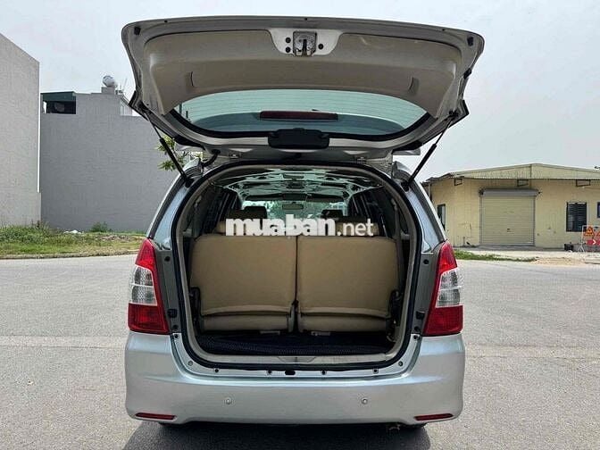 Toyota Innova 2016 - 100000 km