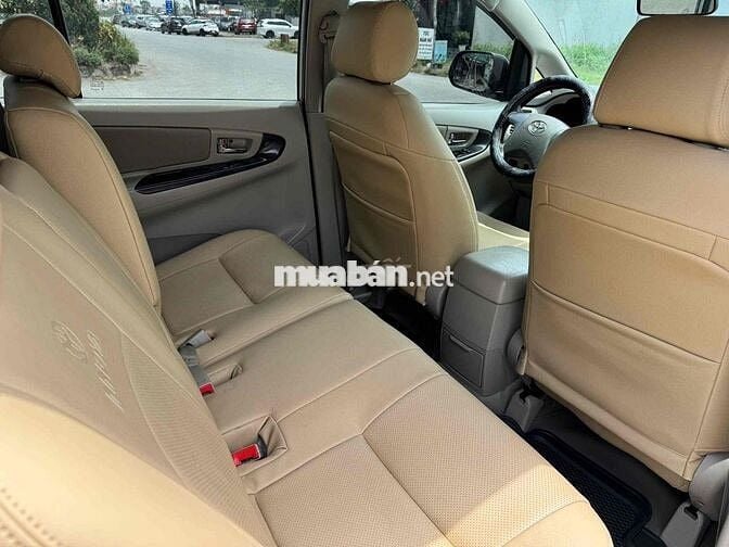 Toyota Innova 2016 - 100000 km