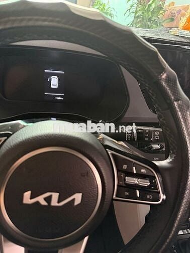 Kia Carens 2024 1.5G Luxury - 15575 km