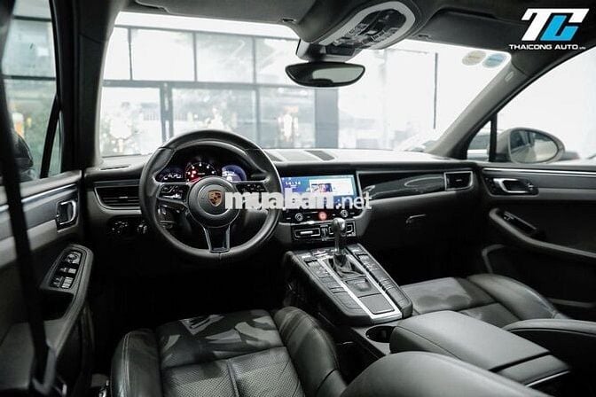 Porsche Macan 2018 Turbo lướt bảo dưỡng hãng full