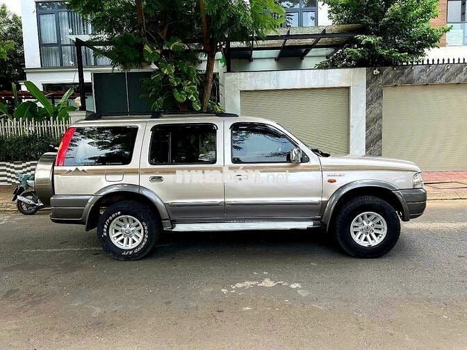 Ford Everest 2007 2.5L 4x2 MT - Ghi bạc đẹp