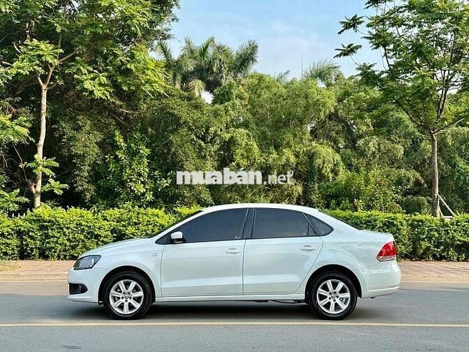 Volkswagen Polo 2015 1.6 Sedan - 138000 km