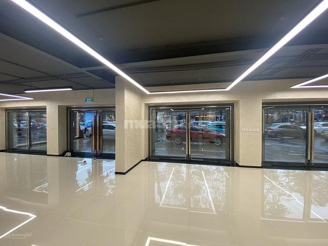 Chính chủ cho thuê mặt tiền rộng tầng 1 phố Thái Hà, 166m2, 222m2