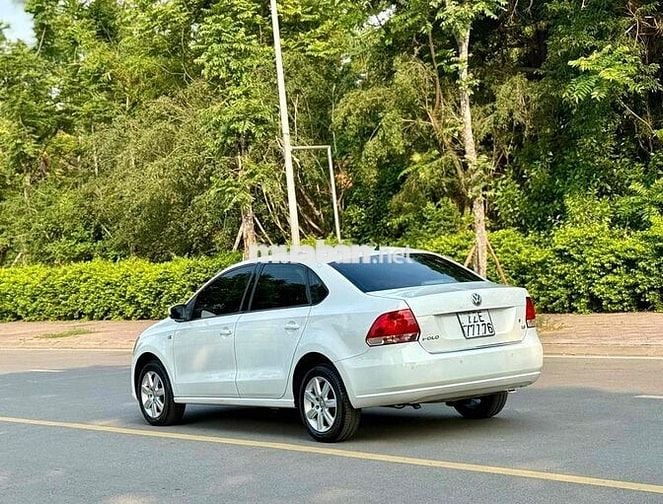 Volkswagen Polo 2015 1.6 Sedan - 138000 km