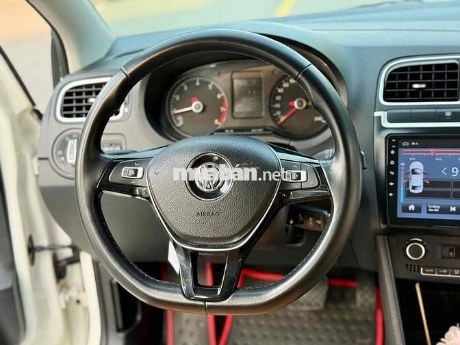 Volkswagen Polo 2015 1.6 Sedan - 138000 km