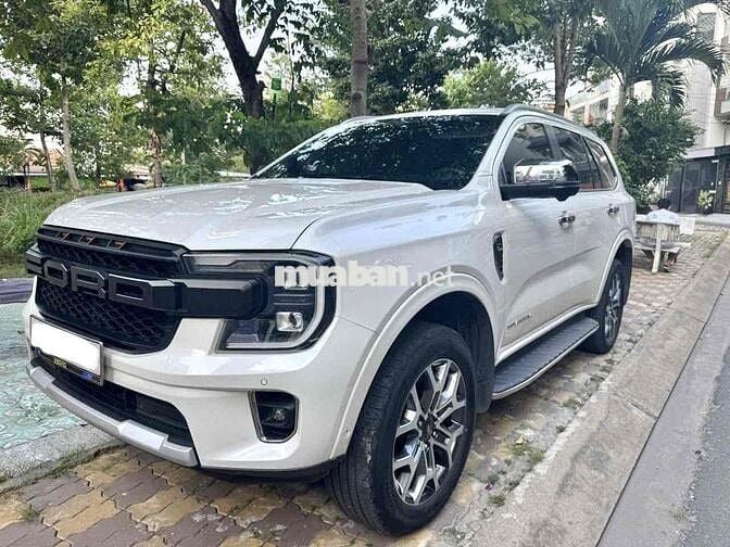 Ford Everest Titanium 2022 2.0L AT 4x4 - 28.000 km