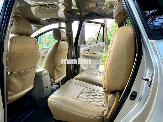 xe Toyota Innova 2011 G - Ghi bạc đẹp
