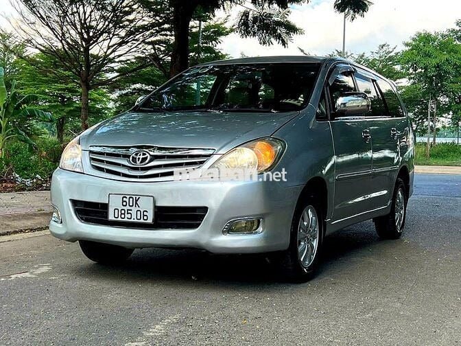 xe Toyota Innova 2011 G - Ghi bạc đẹp