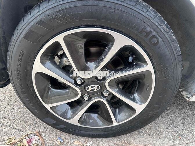 Hyundai Grand i10 GLS 2018 1.2 AT - 29000 km