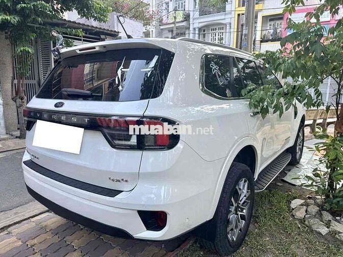 Ford Everest Titanium 2022 2.0L AT 4x4 - 28.000 km