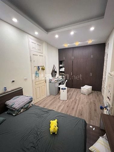 Bán nhà Đội Cấn- 3 thoáng- Full đồ ở ngay 46m2-5T- MT6m- Nhỉnh 10 tỷ
