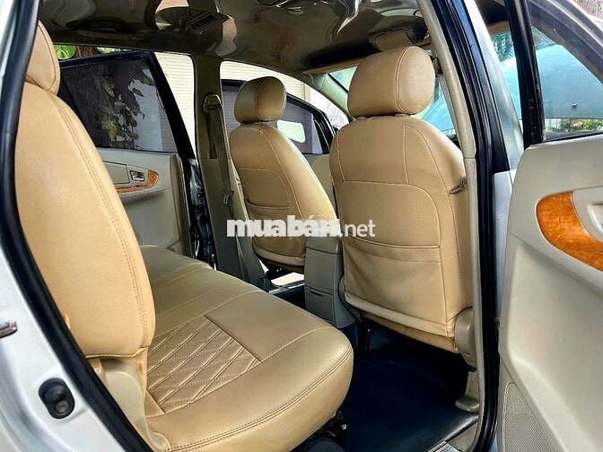 xe Toyota Innova 2011 G - Ghi bạc đẹp