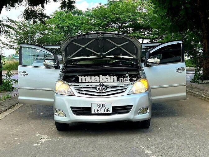 xe Toyota Innova 2011 G - Ghi bạc đẹp