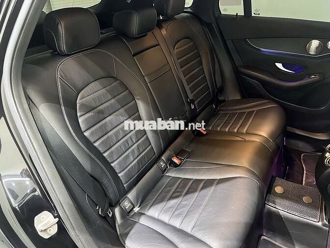 Mercedes Benz GLC300 4MATIC  2021 - 53000 km
