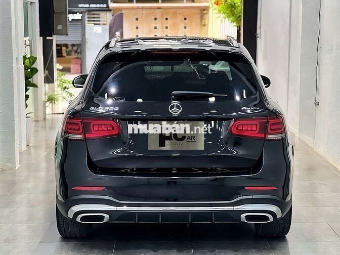 Mercedes Benz GLC300 4MATIC  2021 - 53000 km