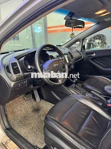 Kia K3 214 2.0 AT