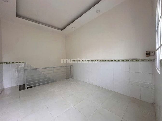 Nhà 2 mặt tiền hẻm, DT 3,5x11m, Gần Công An Tân Hưng.