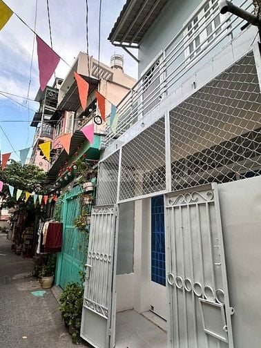 Nhà 2 mặt tiền hẻm, DT 3,5x11m, Gần Công An Tân Hưng.