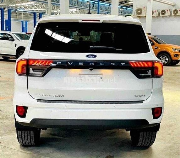 Ford Everest ưu đãi giảm giá sở hữu chỉ từ 250tr
