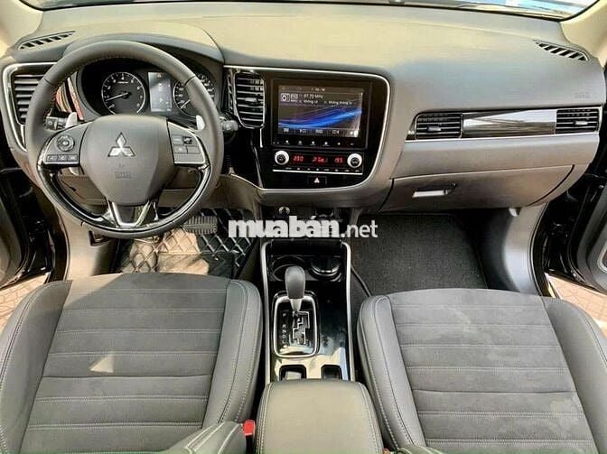 Mitsubishi Outlander 2025 2.0 CVT giá xả kho