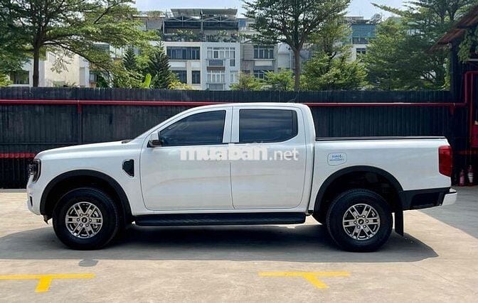 Siêu phẩm Ranger 2024 XLS 2.0 4X4 AT - 1700 km