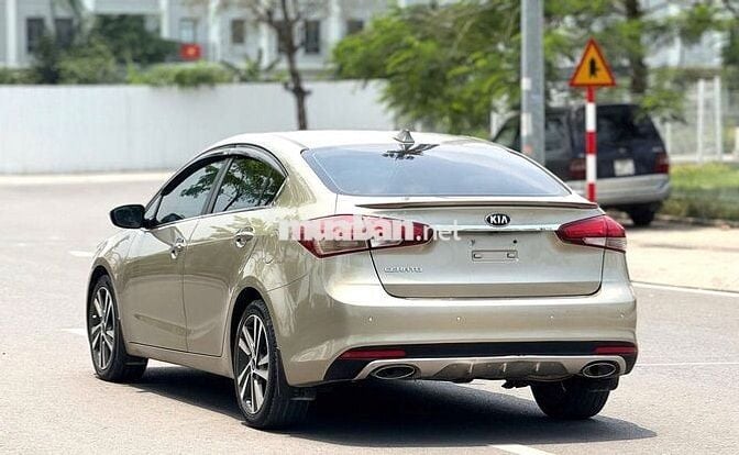 Kia Cerato 1.6 AT 2018 tên tư nhân