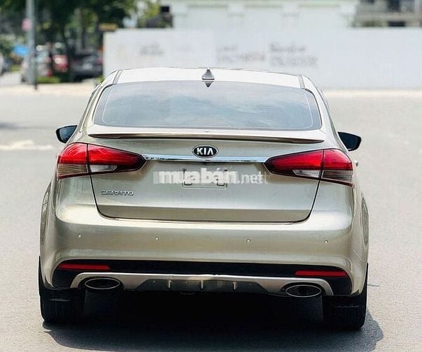 Kia Cerato 1.6 AT 2018 tên tư nhân