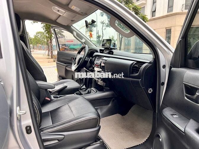 Toyota Hilux 2016 2.5E 4x2 MT - 90000 km